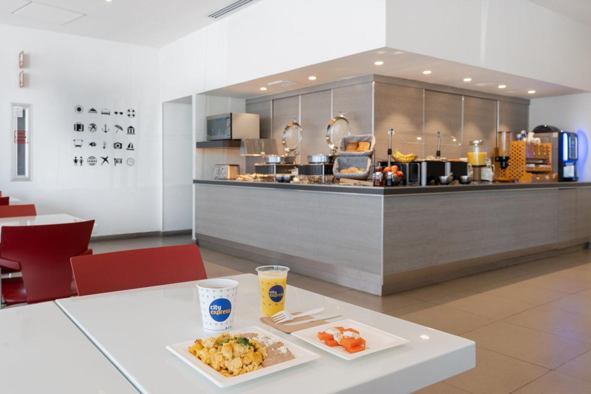 Express Junior Centro Hotel 3*